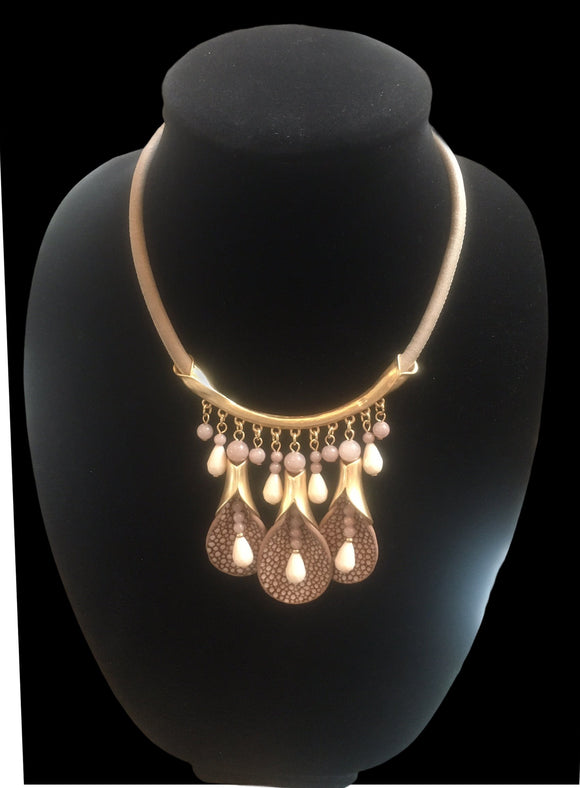 Pearls in Textured Tulips Necklace
